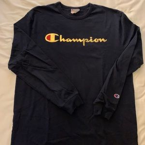 Men’s Champion script longsleeve shirt // XL